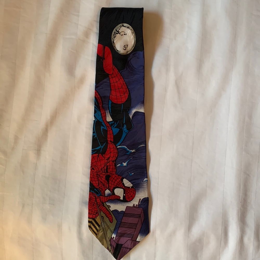 COPY - Marvel comics silk Spider-Man tie 4 inch width EUC